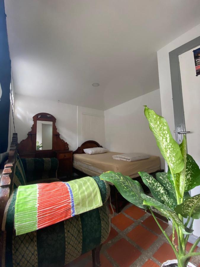Hostal Casa Las Tias 메딜린 외부 사진