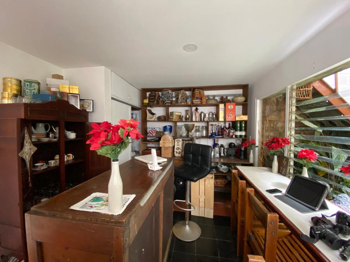 Hostal Casa Las Tias 메딜린 외부 사진