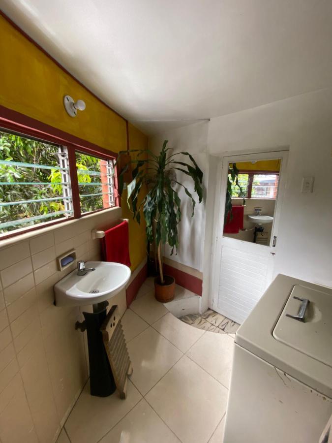 Hostal Casa Las Tias 메딜린 외부 사진