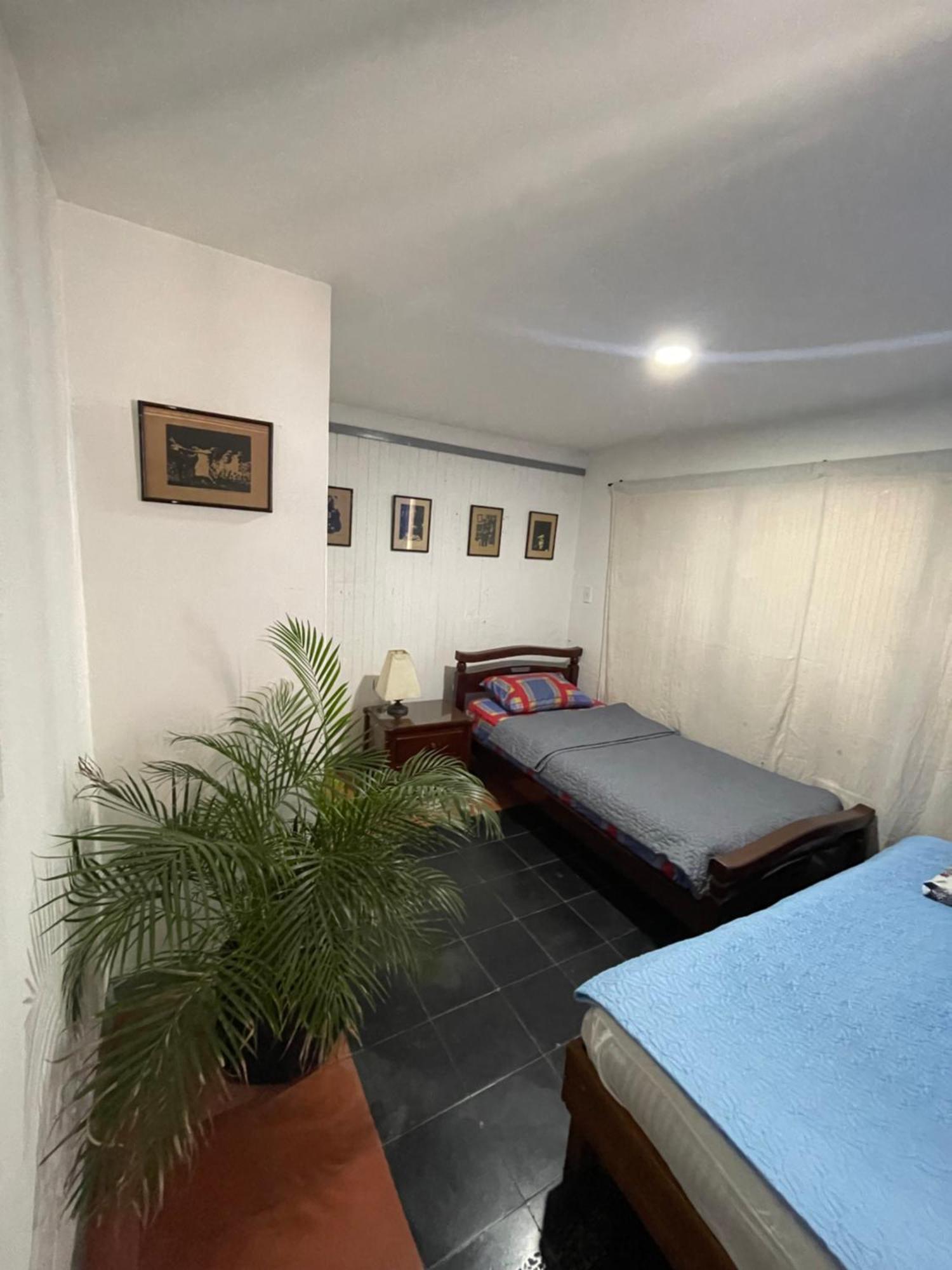 Hostal Casa Las Tias 메딜린 외부 사진